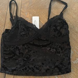 velvet lace trim top🖤